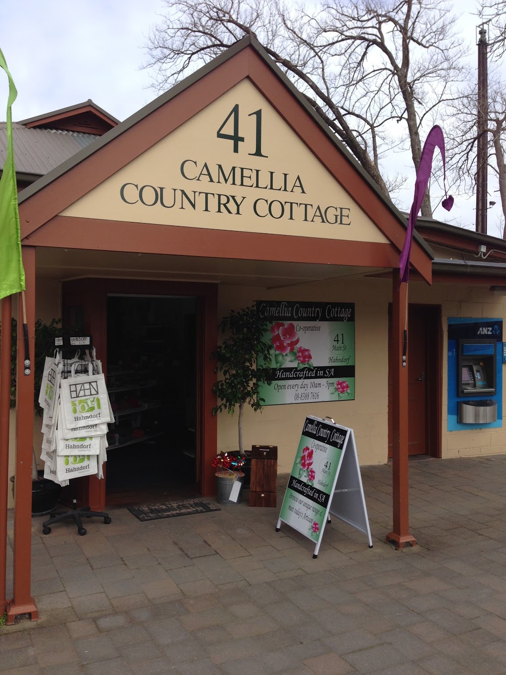 Camellia Country Cottage | 41 Main Street, Hahndorf SA 5245, Australia | Phone: 0478 605 889