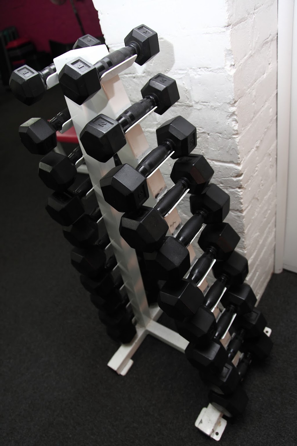 Studio 9 Fitness | gym | 87-91 Pine Ave, Leeton NSW 2705, Australia | 0269538133 OR +61 2 6953 8133