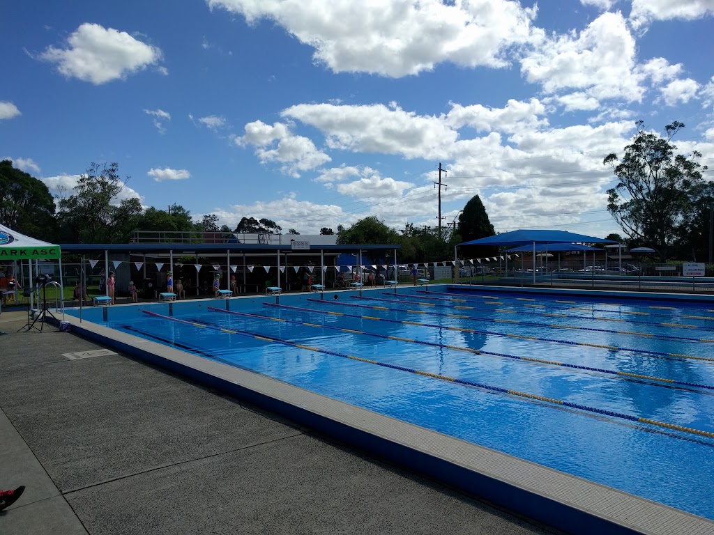 Albion Park Swimming Pool | 8-10 Russell St, Albion Park NSW 2527, Australia | Phone: (02) 4256 3744