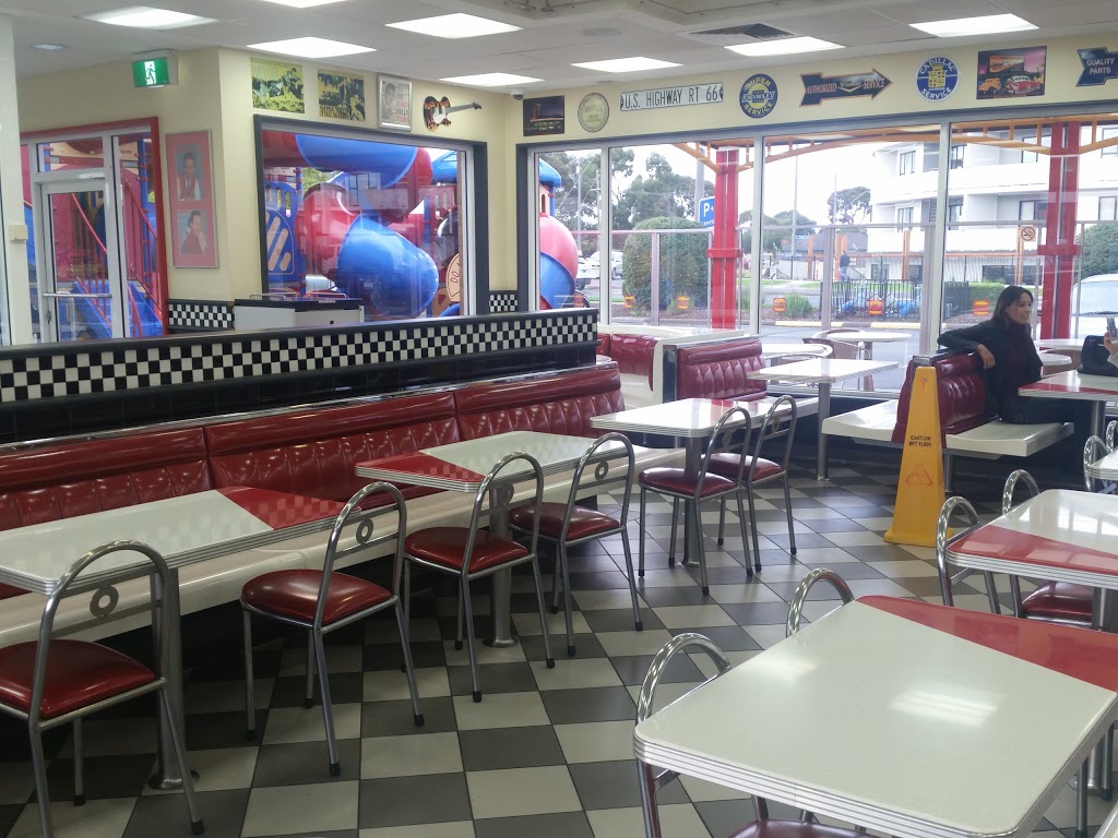 Hungry Jacks Altona Meadows | restaurant | 1 Central Ave, Altona Meadows VIC 3028, Australia | 0393158377 OR +61 3 9315 8377
