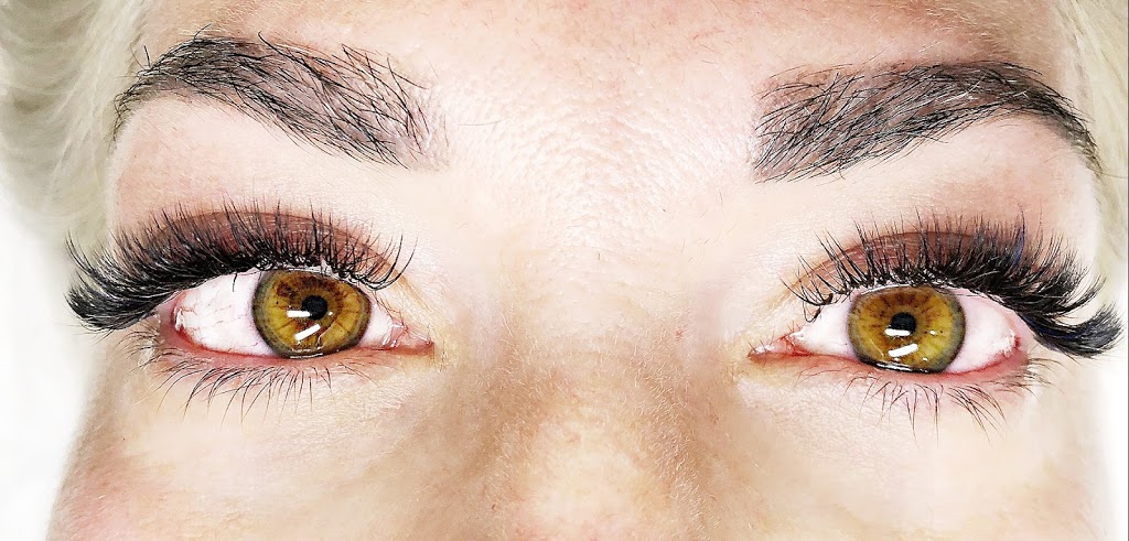 Deluxe Lashes & Cosmetic Tattoo | dentist | 3 Ragamuffin Dr W, Coomera QLD 4209, Australia | 0414363504 OR +61 414 363 504