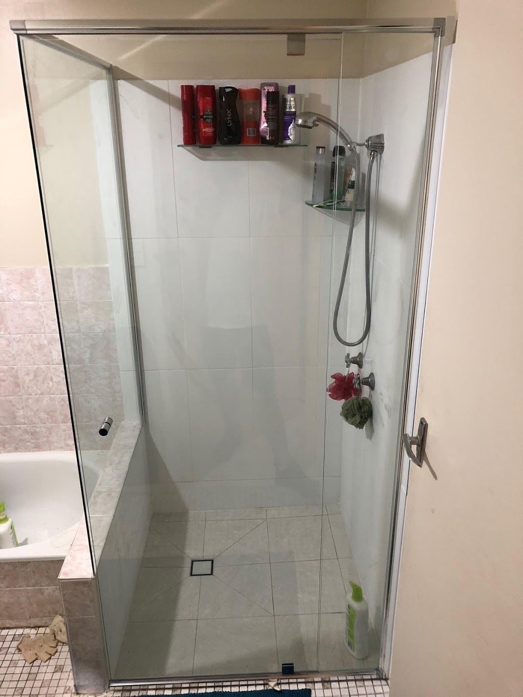 Gold Coast Shower Screens | store | 3/610 Pine Ridge Rd, Coombabah QLD 4216, Australia | 1300199480 OR +61 1300 199 480