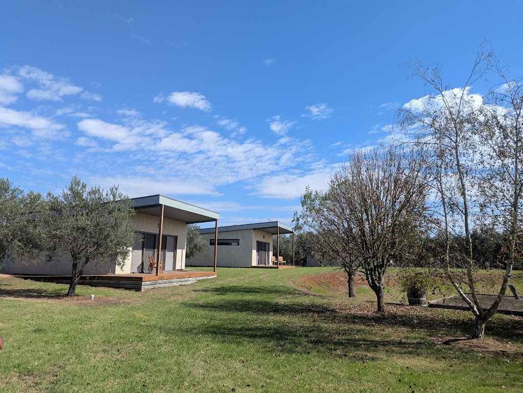 Manzanillo Grove Luxury Accommodation | 90 Drakes Rd, Drysdale VIC 3222, Australia | Phone: 0417 517 121