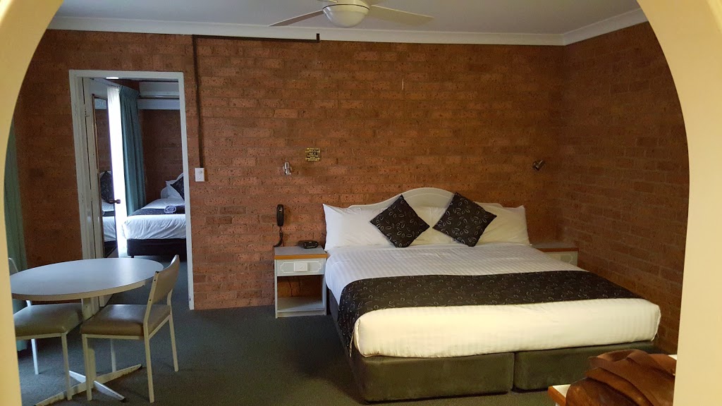 Henry Parkes Motor Inn Parkes | 25 Welcome St, Parkes NSW 2870, Australia | Phone: (02) 6862 4644