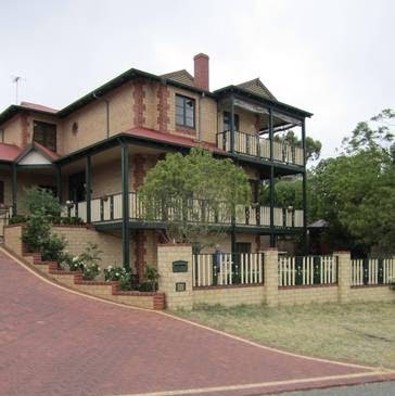 Dunedin Mansion in Samson | lodging | 22 Bradbury Way, Samson WA 6163, Australia