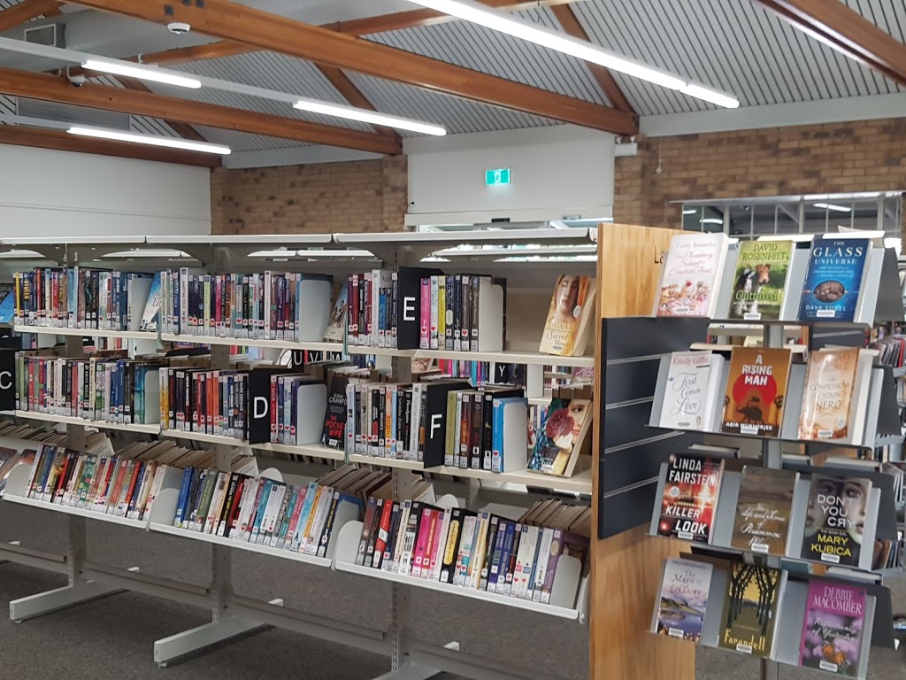Burpengary Library | library | 121 Station Rd, Burpengary QLD 4505, Australia | 0738885366 OR +61 7 3888 5366