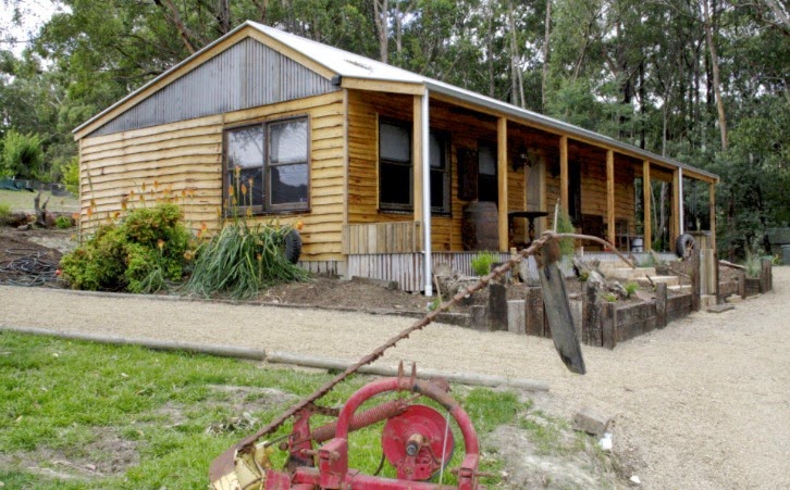 Baroona Cottage and produce | lodging | 25 Baroona Rd, Gladysdale VIC 3797, Australia | 0421023265 OR +61 421 023 265