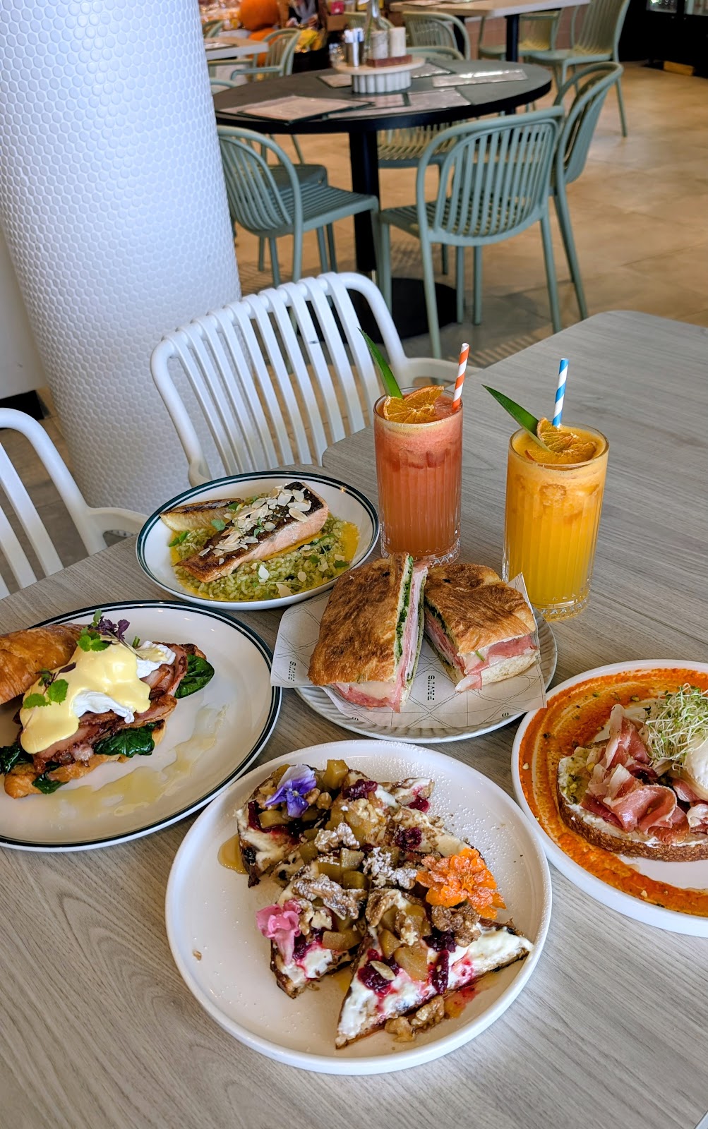 Pavis Cafe & Deli | Shop 3b/90 Glenmore Ridge Dr, Glenmore Park NSW 2745, Australia | Phone: (02) 8528 2991