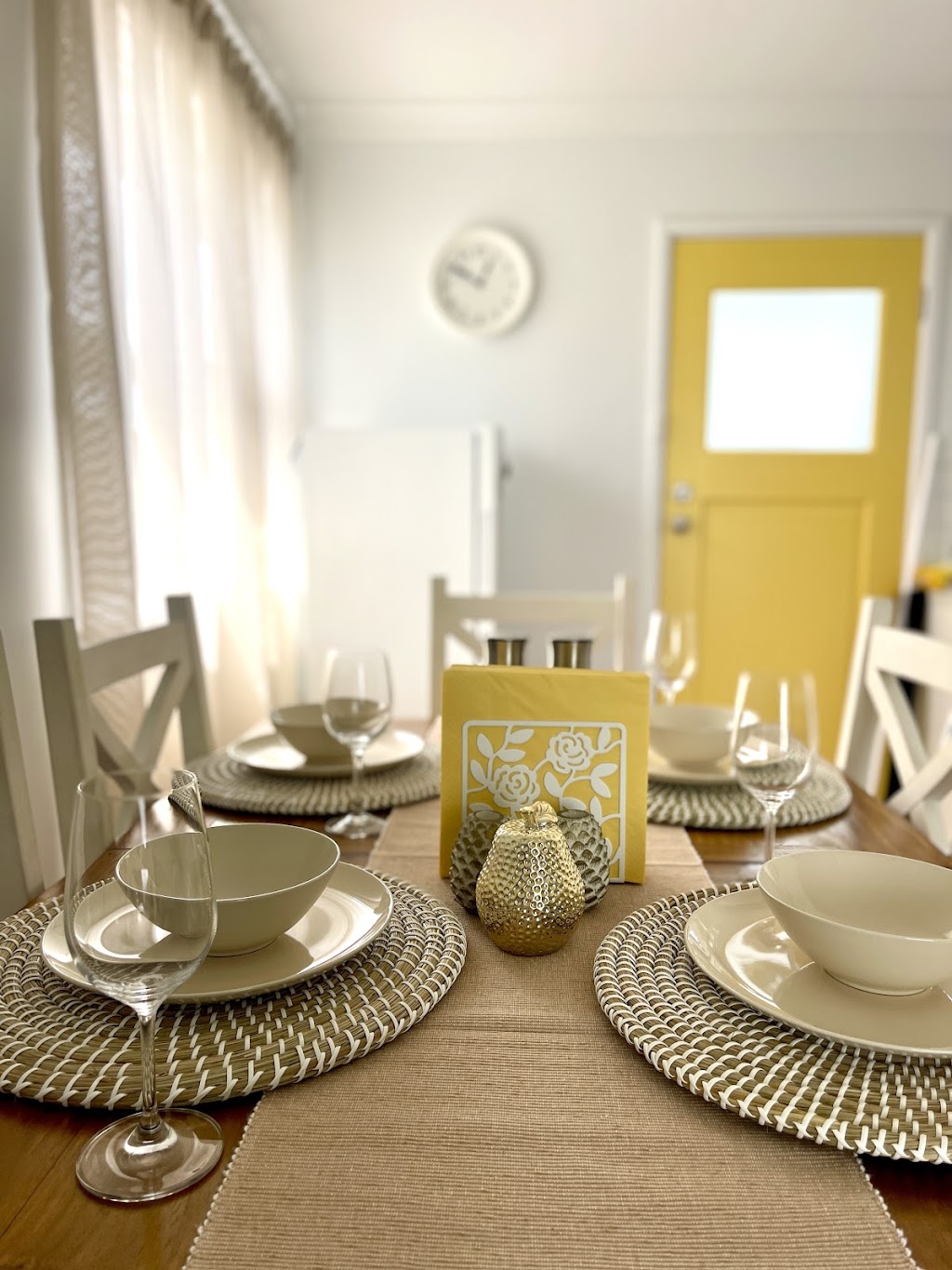 Sunshine Retreat: Modern 3BR Haven | 12A Oxford St, St Marys NSW 2760, Australia | Phone: 0406 545 472