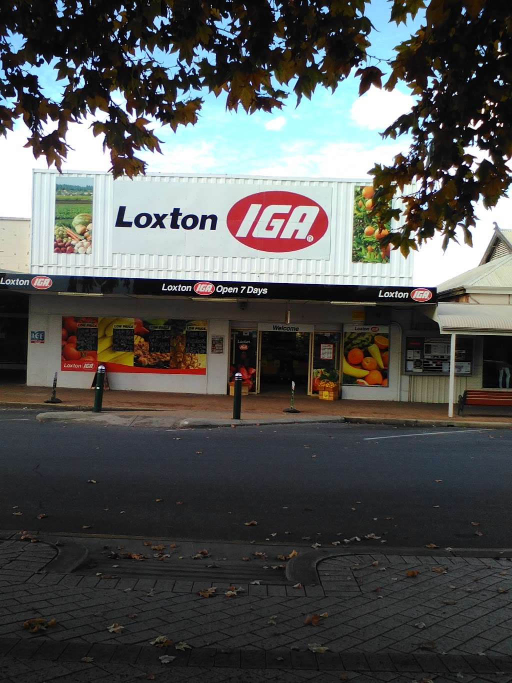 Loxton IGA | supermarket | 46-48 East Terrace, Loxton SA 5333, Australia | 0885847255 OR +61 8 8584 7255