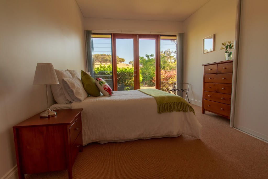 Henty Lodge Bed & Breakfast | 646 Henty Rd, Henty WA 6236, Australia | Phone: 0408 382 975