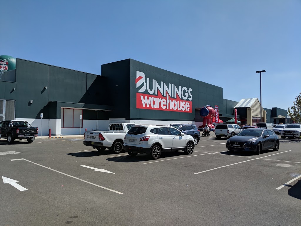 Bunnings Hoxton Park | hardware store | Corner Cowpasture Road &, Airfield Dr, Hoxton Park NSW 2171, Australia | 0287868100 OR +61 2 8786 8100