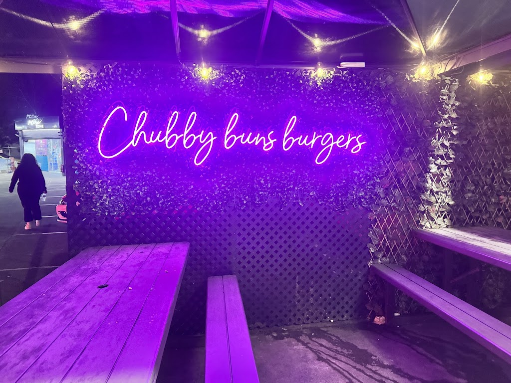 Chubby Buns Burgers Campbelltown | 100 Campbelltown Rd, Minto NSW 2566, Australia | Phone: 0426 696 228