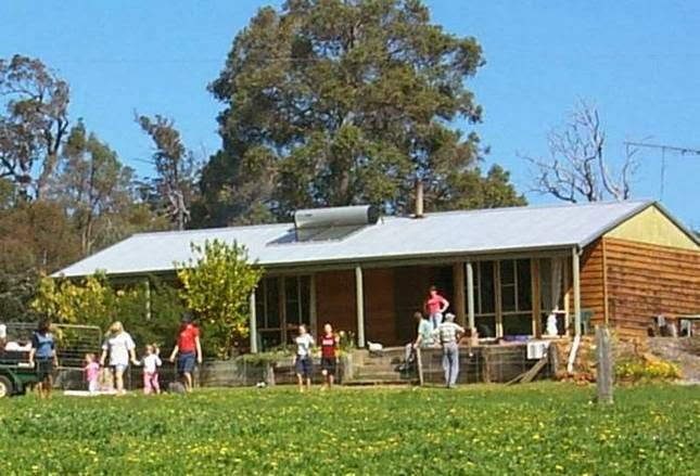 Blackwood Banks Chalets | 3 Stacey Rd, Nannup WA 6275, Australia | Phone: (08) 9756 1132