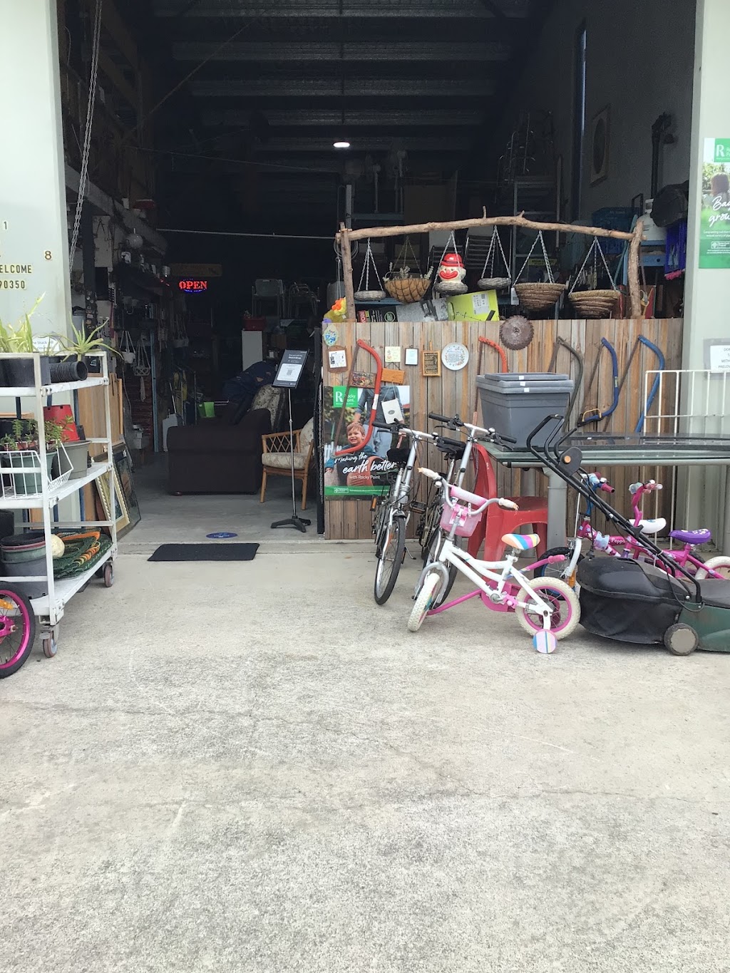 The Preloved Shack | store | 12 Daintree Dr, Redland Bay QLD 4165, Australia | 0423490350 OR +61 423 490 350