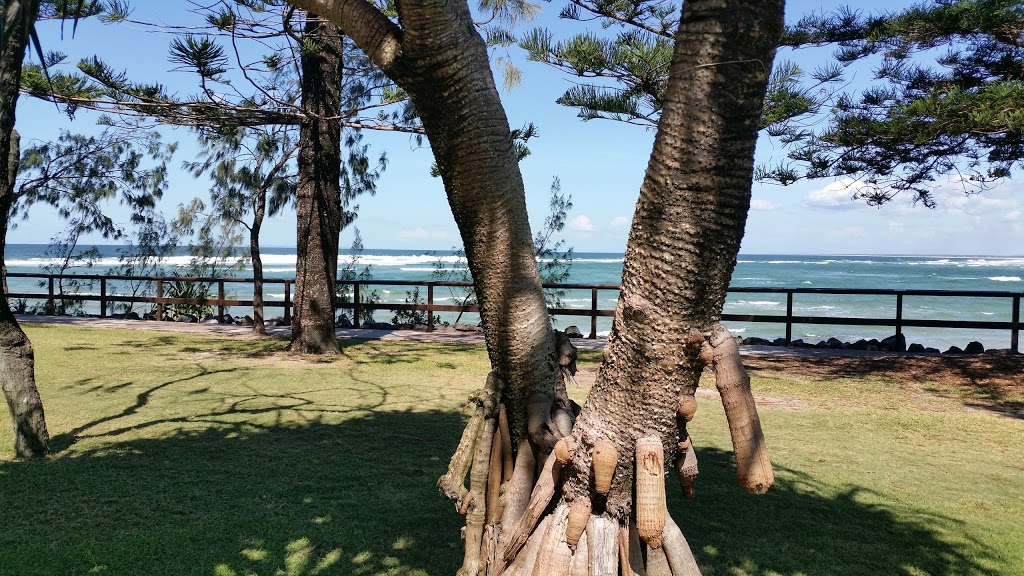 Happy Valley | Esplanade Bulcock Beach, Caloundra QLD 4551, Australia | Phone: (07) 5475 7272