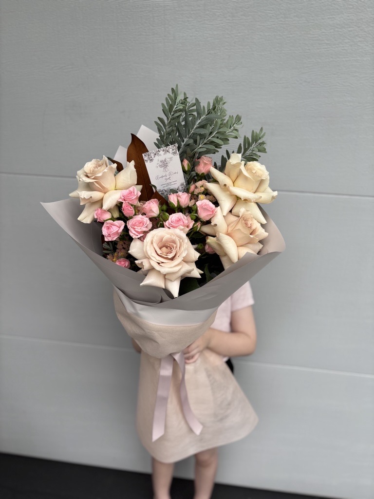 Burford’s Blooms | 16 Bethany Cct, Jordan Springs NSW 2747, Australia | Phone: 0429 278 863