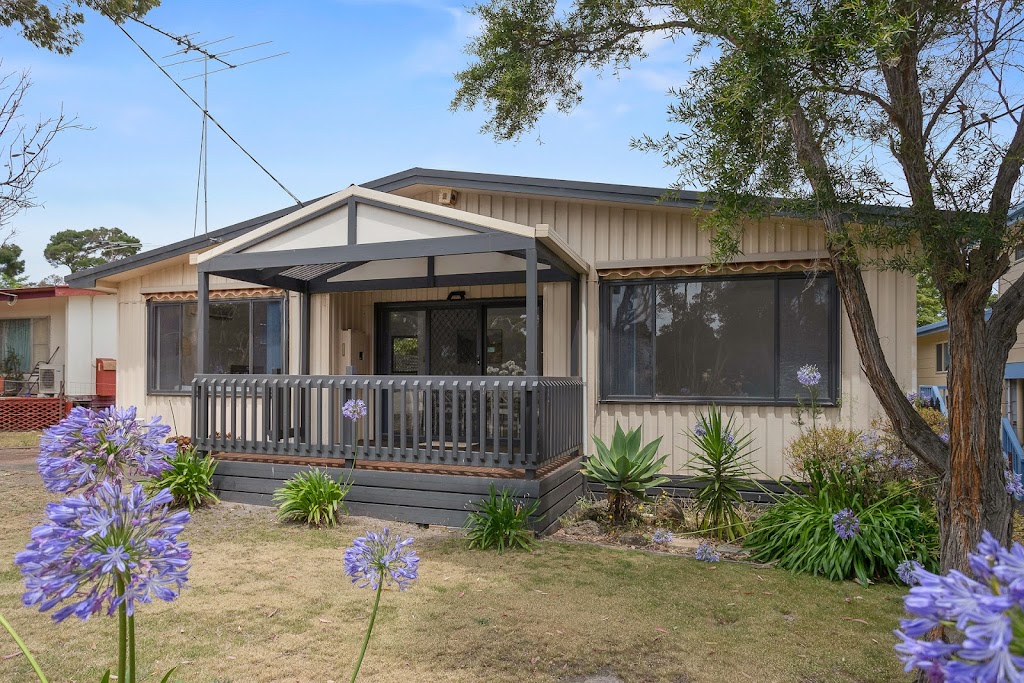 The Holiday Home on Settlement Rd | lodging | 495 Settlement Rd, Cowes VIC 3922, Australia | 0410776525 OR +61 410 776 525