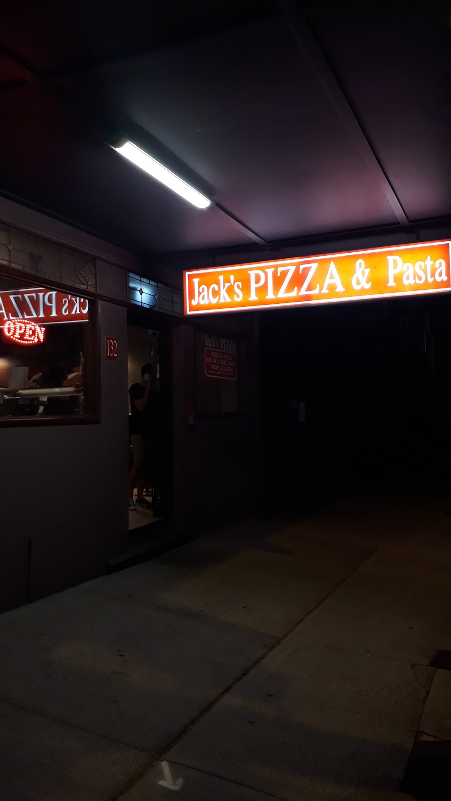 Jacks Pizzas | 132 Coogee Bay Rd, Coogee NSW 2034, Australia | Phone: (02) 9665 0033