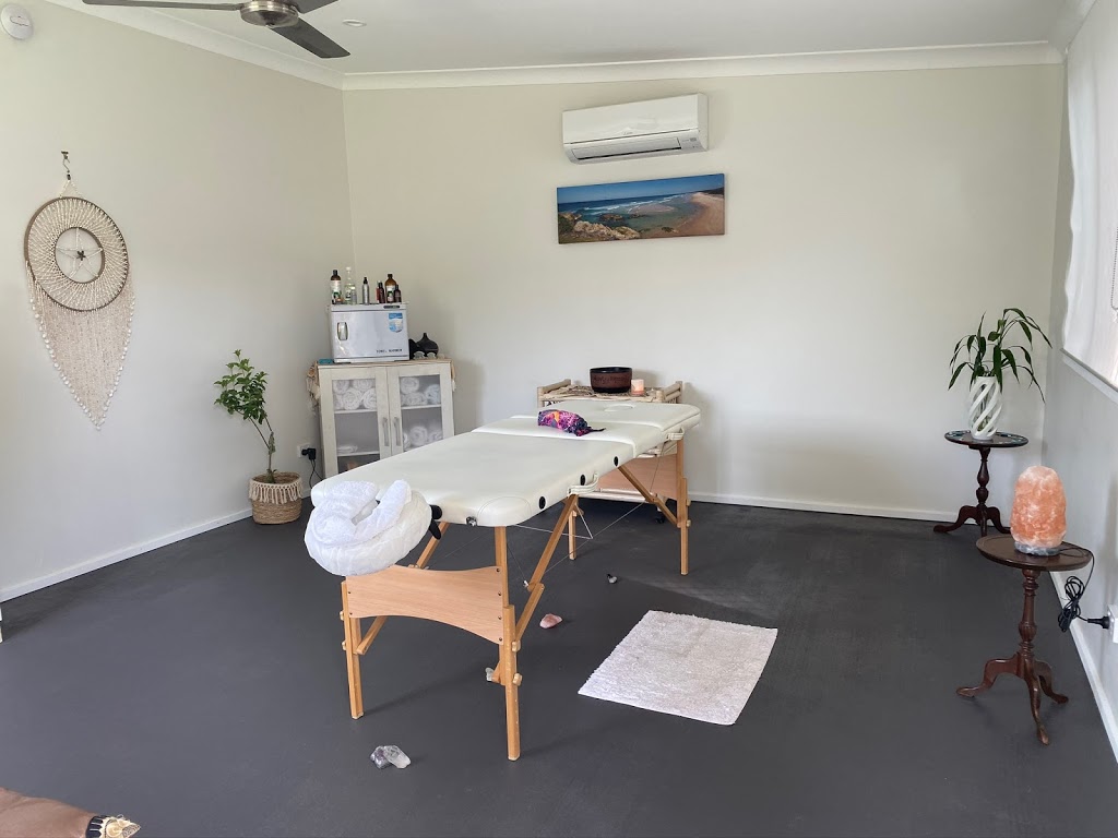 Suzis Ka Huna Massage | 16 Gonzales St, Amity Point QLD 4183, Australia | Phone: 0427 442 628