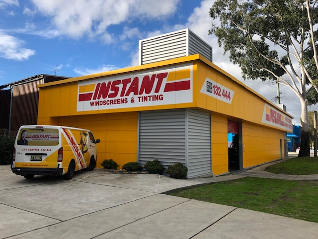 Instant Windscreens Newcastle - Repairs & Tinting | 54 Broadmeadow Rd, Broadmeadow NSW 2292, Australia | Phone: 13 24 44