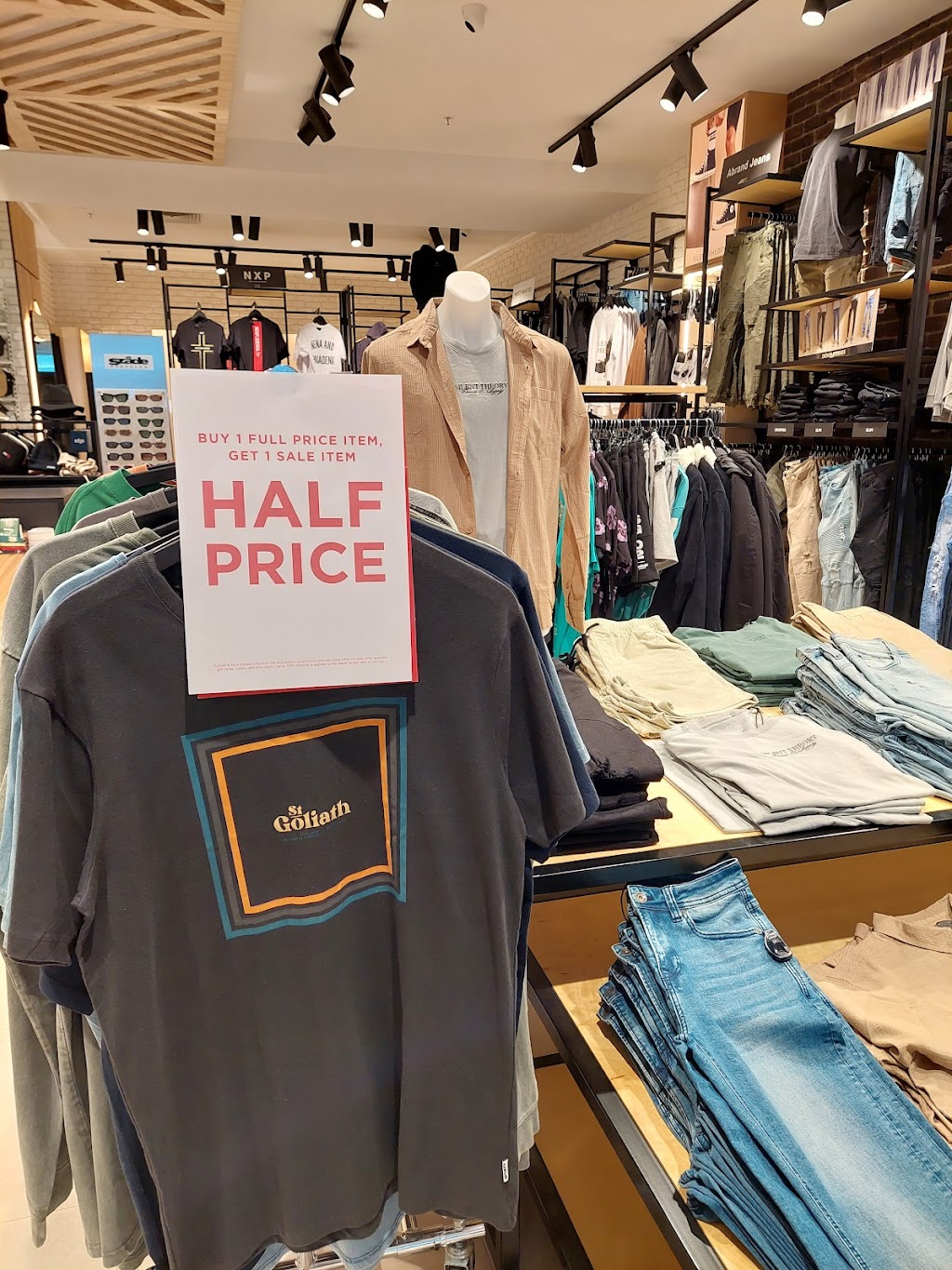Edge Clothing - Stockland Wendouree | Store T/07 Norman St, Wendouree VIC 3355, Australia | Phone: (03) 5339 1197