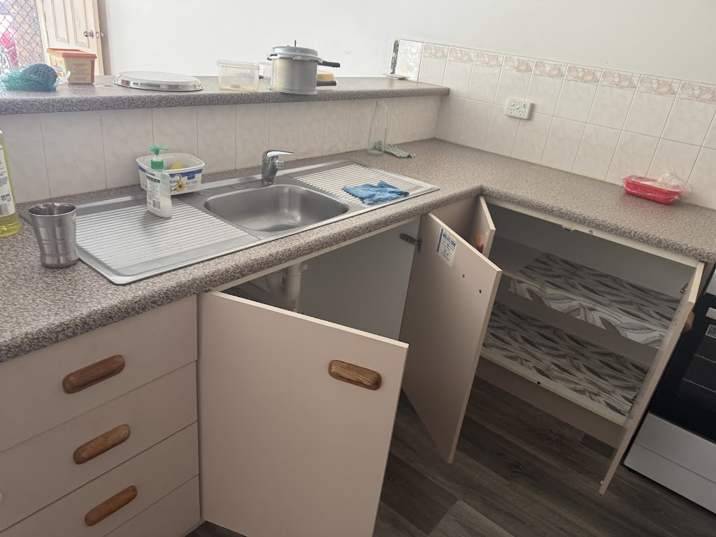 SanClassic Cleaning Service | 437 Lakes Creek Rd, Lakes Creek QLD 4701, Australia | Phone: 0435 387 504