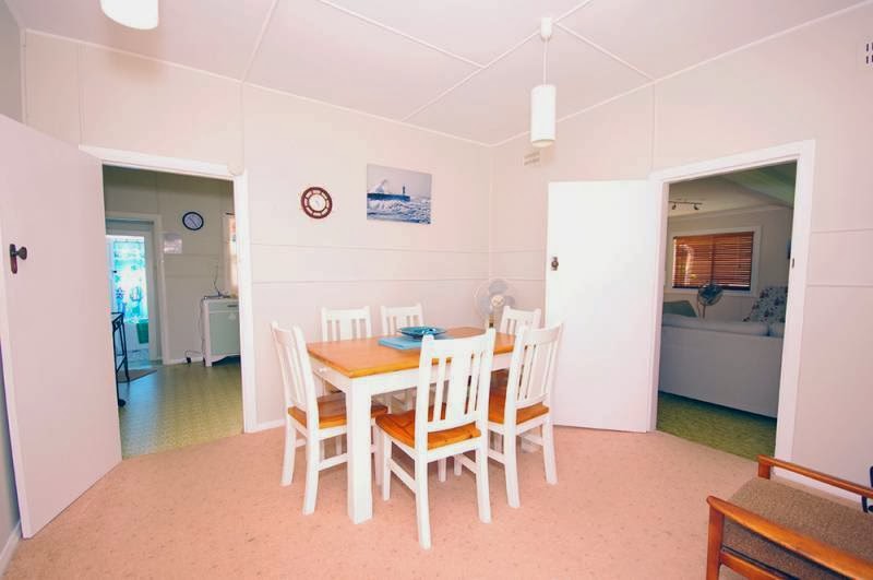 Eloora Cottage | 50 Eloora Rd, Toowoon Bay NSW 2261, Australia | Phone: (02) 9091 6177