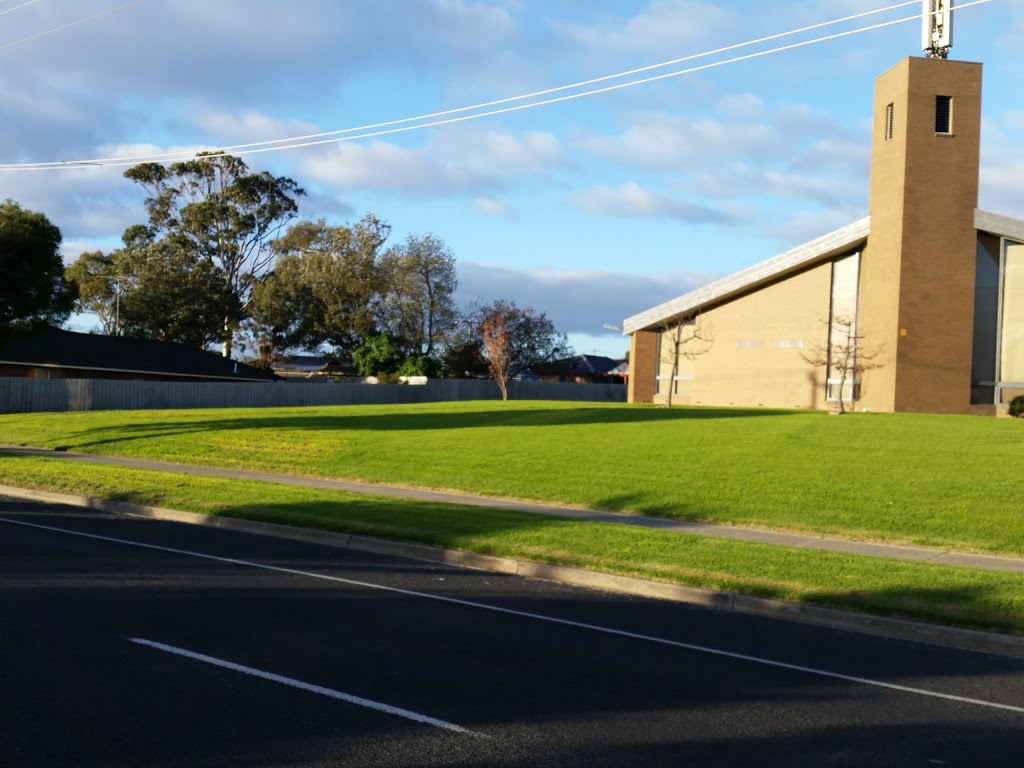 Lumen Christi | church | 72-78 Kensington Rd, Leopold VIC 3224, Australia | 0352512502 OR +61 3 5251 2502