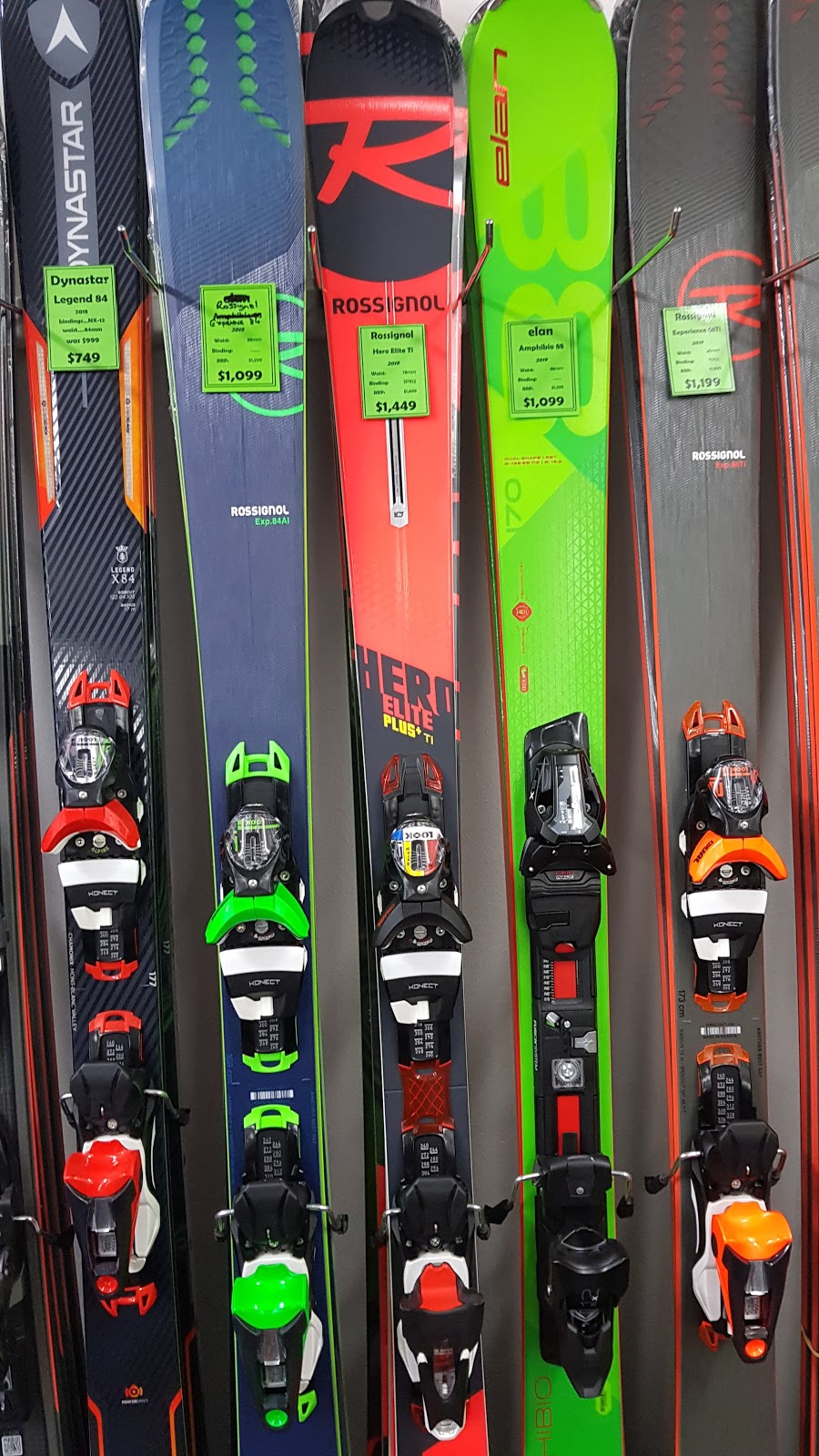 Snow Skiers Warehouse | store | 420 Princes Hwy, Rockdale NSW 2216, Australia | 0295973422 OR +61 2 9597 3422