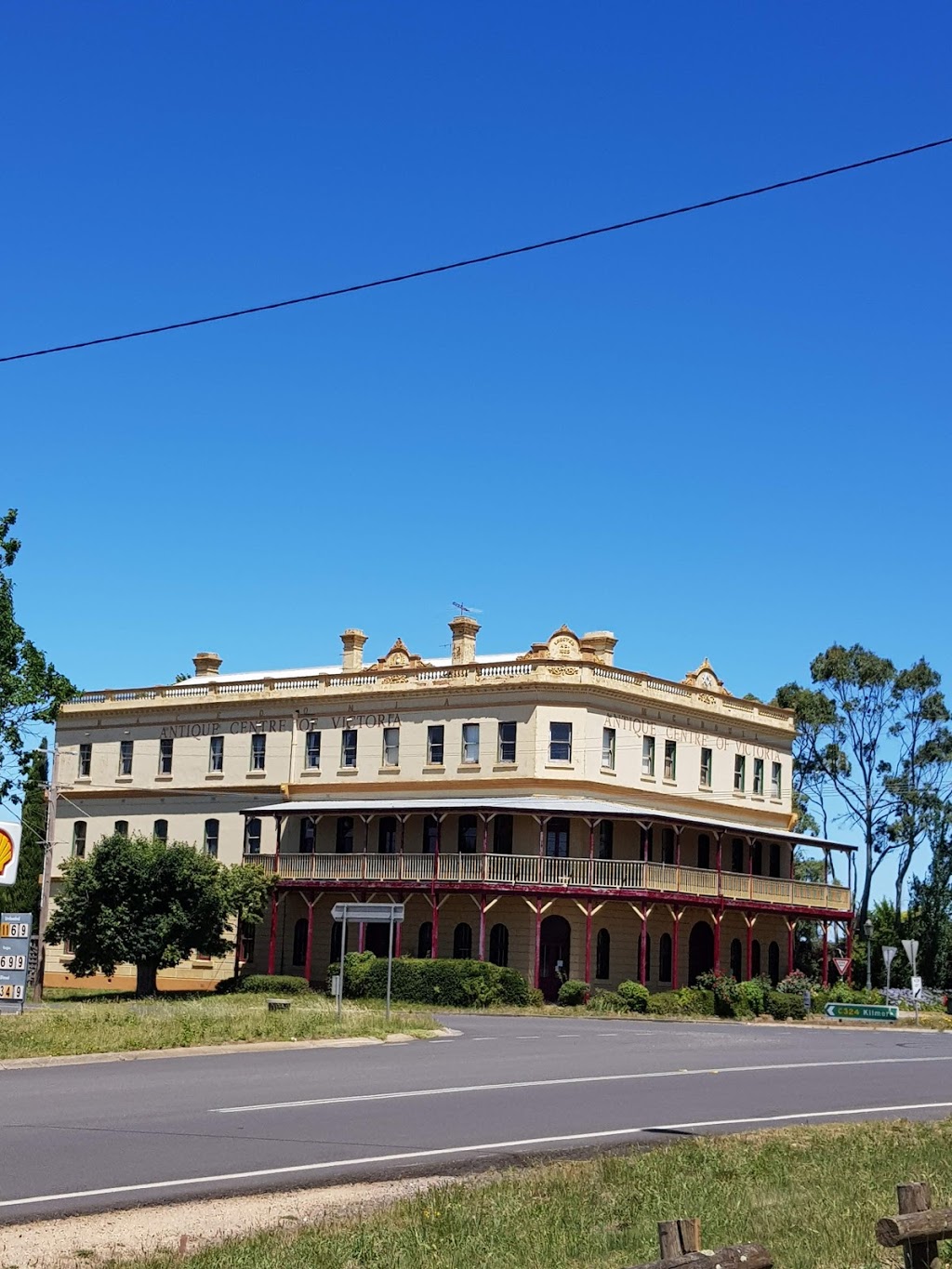 Lancefield Hotel | lodging | 2-4 High St, Lancefield VIC 3435, Australia | 0354292202 OR +61 3 5429 2202