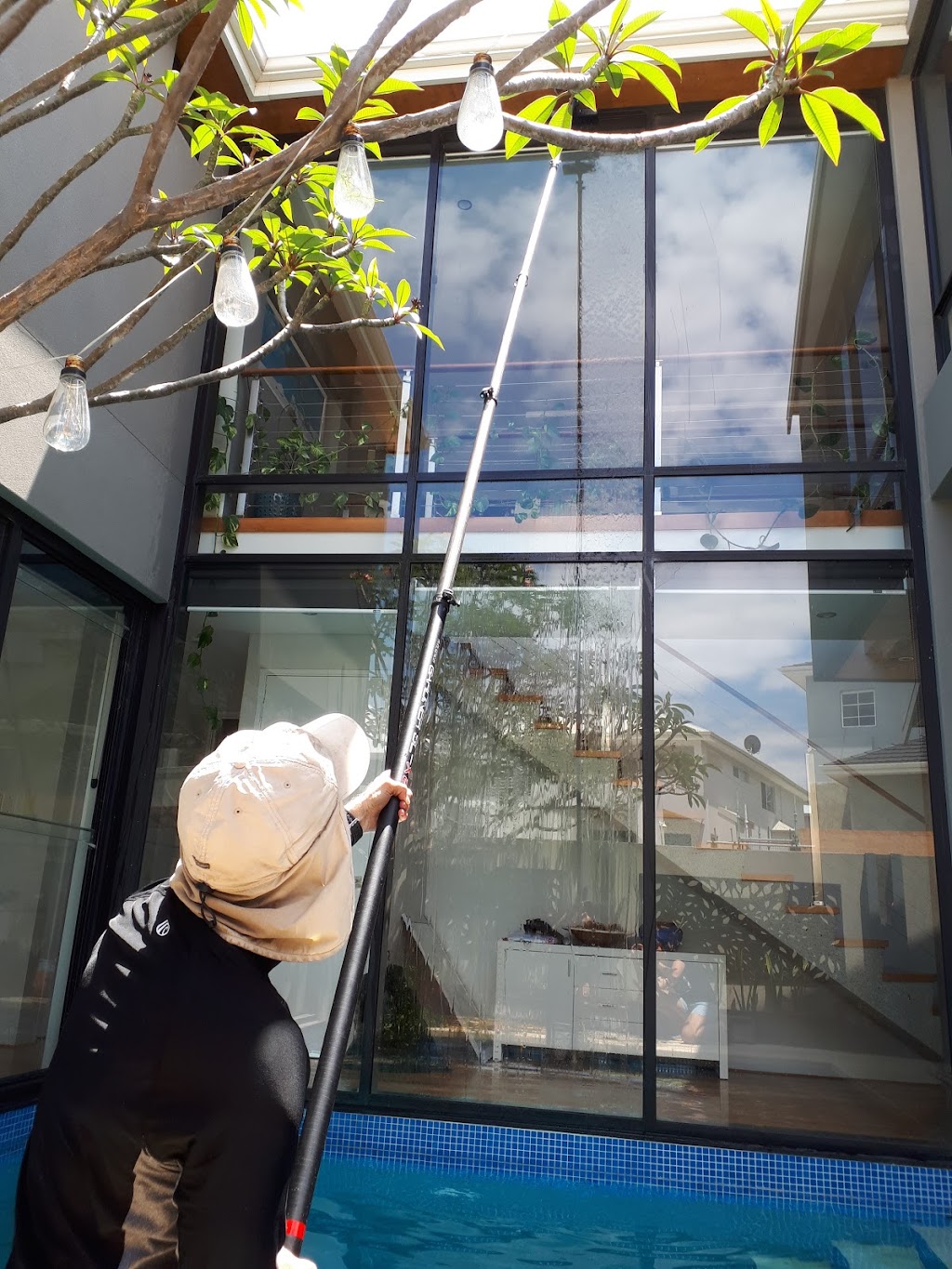 Ocean Window Cleaning - Perth Window Cleaner | Humpback Rise, Alkimos WA 6038, Australia | Phone: 0426 522 536