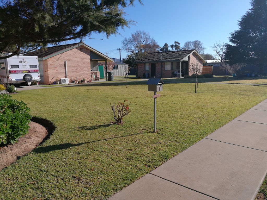 Knightleigh Cottages | John St, The Rock NSW 2655, Australia | Phone: (02) 6921 3219
