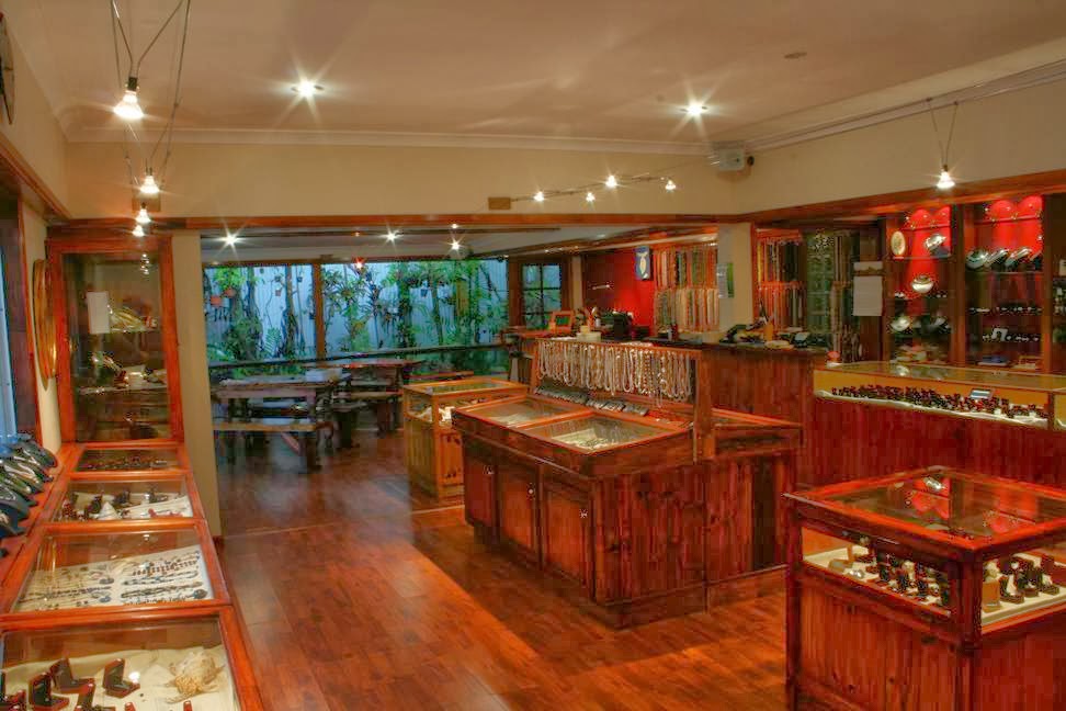 The Gem Gallery Yungaburra | 21 Eacham Rd, Yungaburra QLD 4884, Australia | Phone: (07) 4095 3455