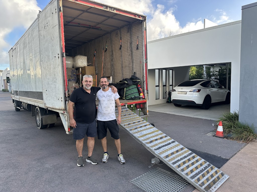 In N Out Removalist | 26 Gould St, Strathfield NSW 2135, Australia | Phone: 1300 189 469