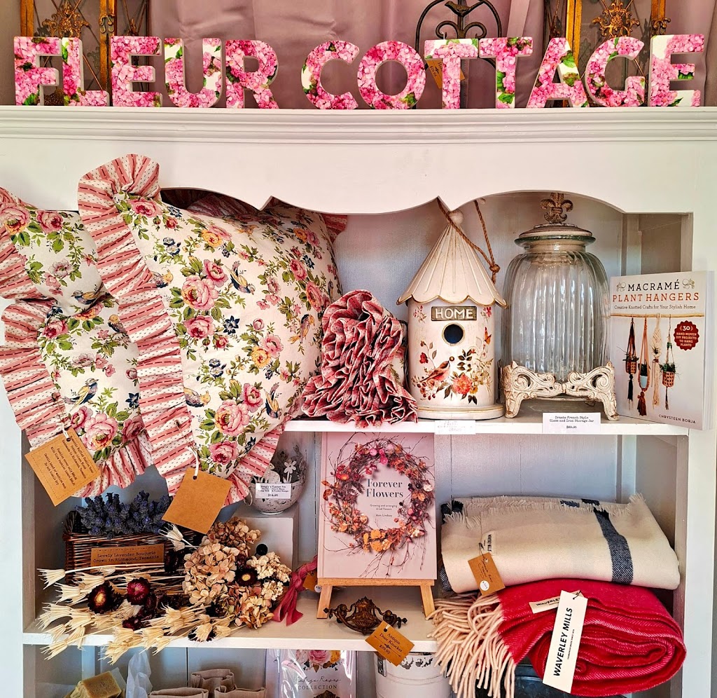 Fleur Cottage | Unit 1/32 Bridge St, Richmond TAS 7025, Australia | Phone: 0401 195 881