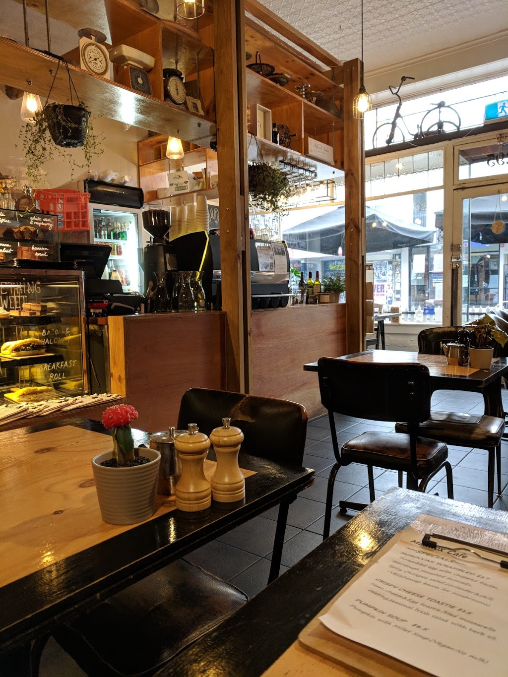 Maddox Cafe | cafe | 295 Sydney Rd, Brunswick VIC 3056, Australia | 0390415650 OR +61 3 9041 5650