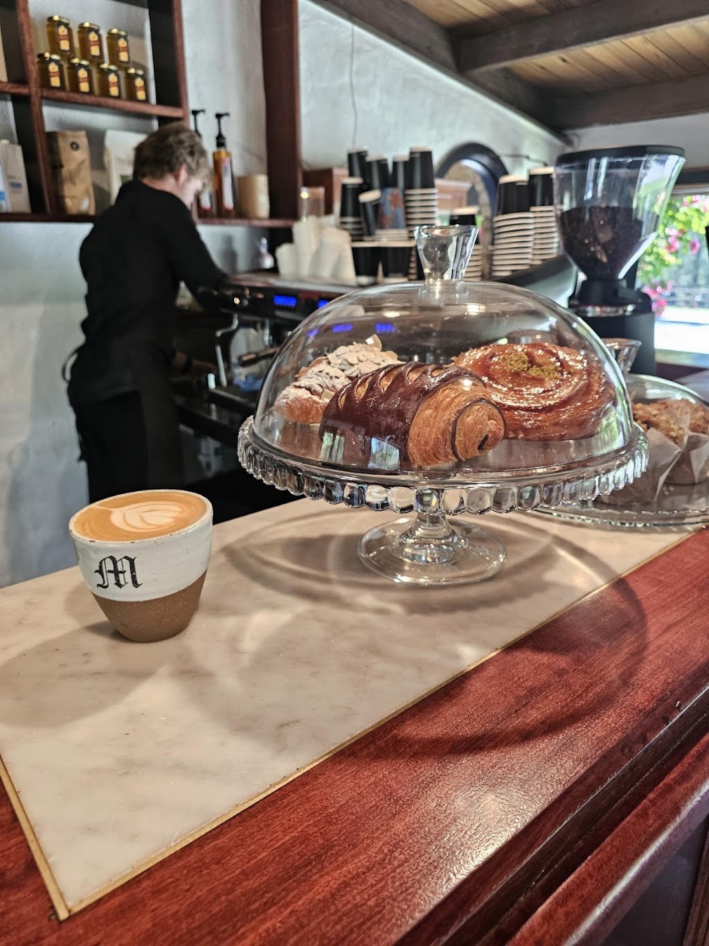 The Meeting Pool Café | 7 Hillcrest Ave, Eltham VIC 3095, Australia | Phone: (03) 9439 7712