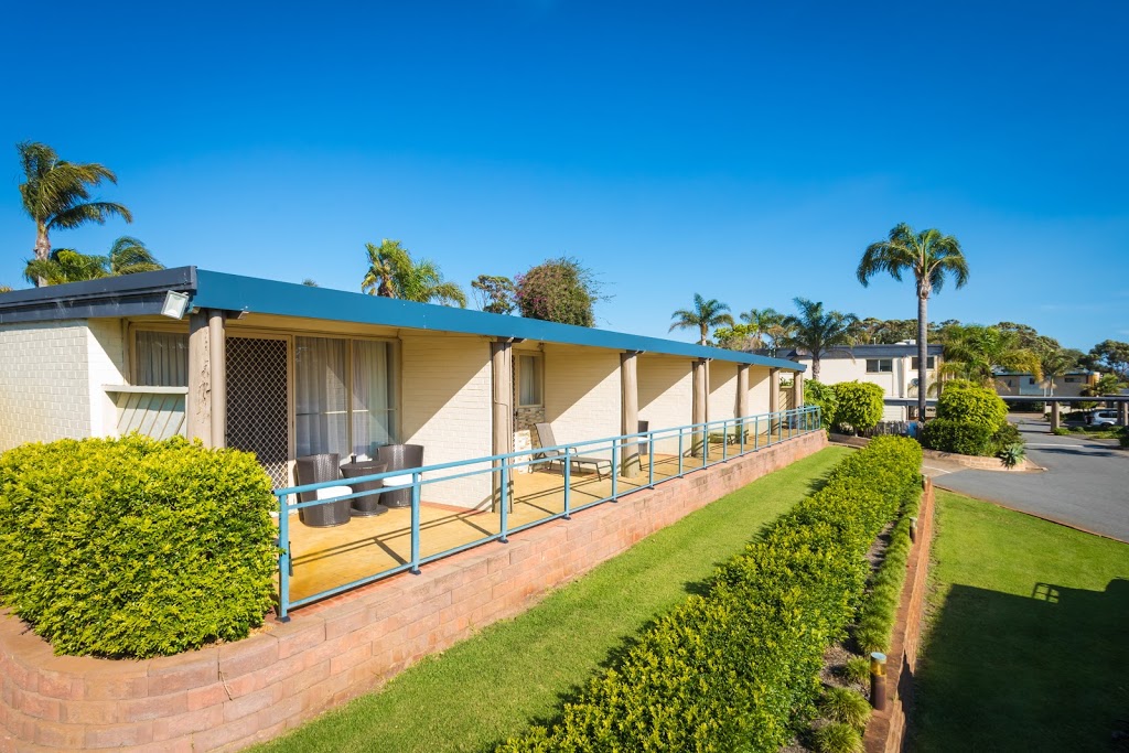 Black Dolphin Motel & Apartments Merimbula | 8 Arthur Kaine Dr, Merimbula NSW 2548, Australia | Phone: (02) 6495 1500