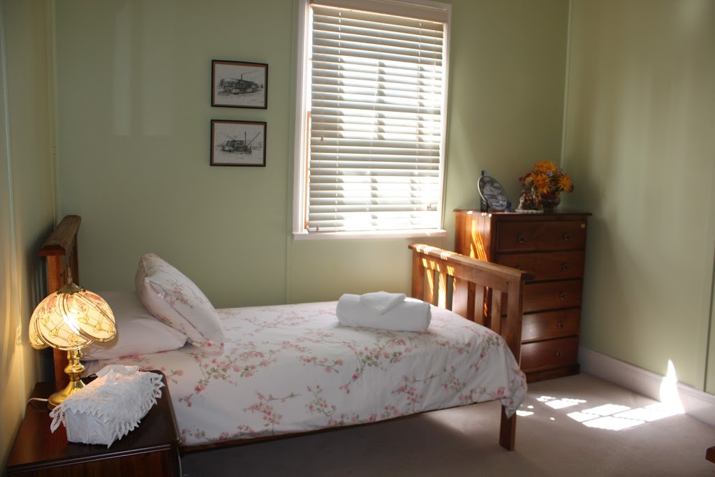 Westbury Gingerbread Cottages | lodging | 52 William St, Westbury TAS 7303, Australia | 0363931140 OR +61 3 6393 1140