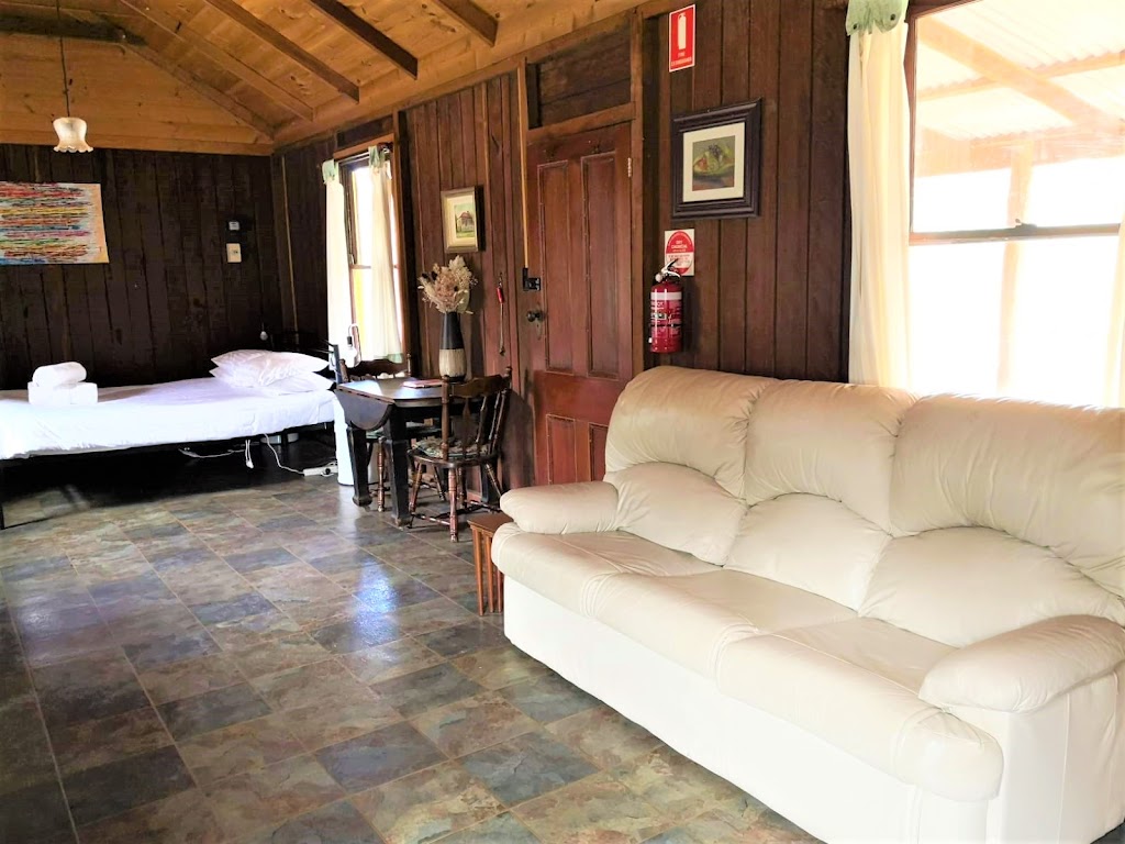 Acacia Cabin | lodging | 130 Thompson St, Wattle Flat NSW 2795, Australia | 0452641955 OR +61 452 641 955