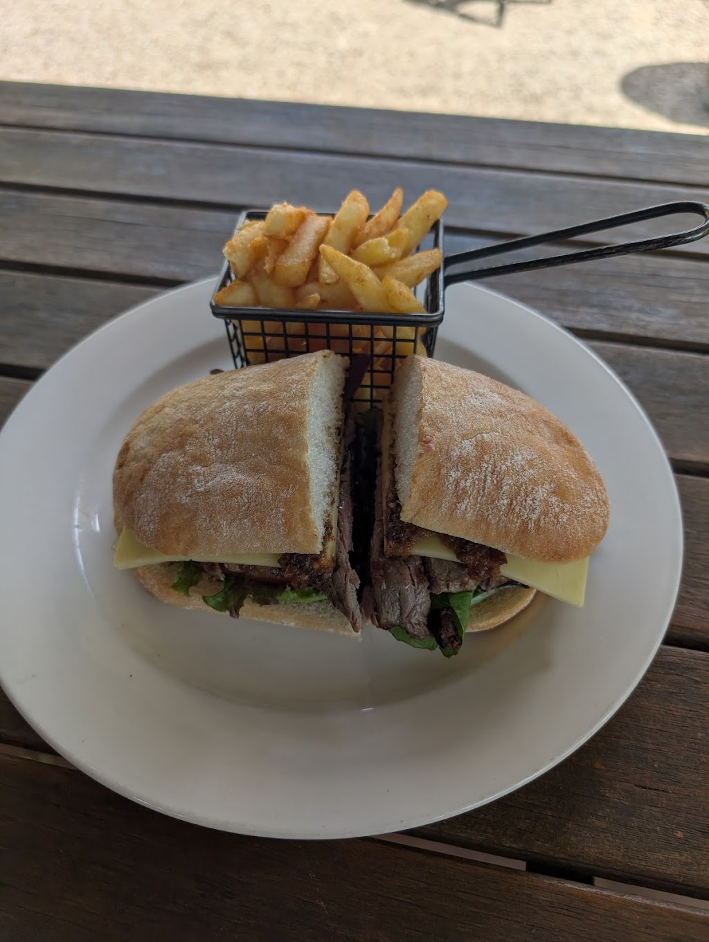 The Kyneton Hotel | 98-100 Mollison St, Kyneton VIC 3444, Australia | Phone: (03) 5422 1040
