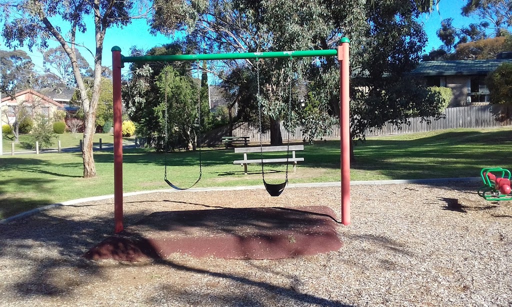 Mercedes Court Reserve | park | Mercedes Ct, Rosanna VIC 3084, Australia