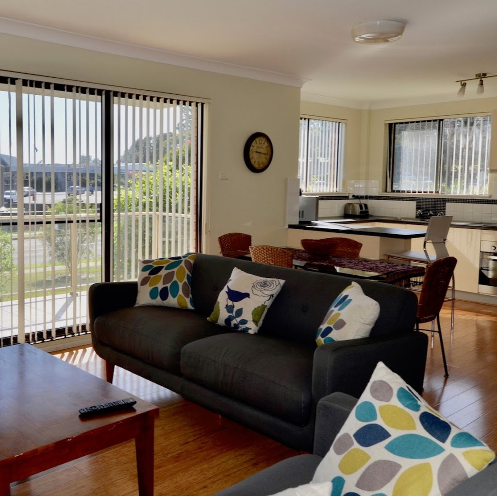 Mollymook Sunrise Holiday Apartment | 2/25 Shepherd St, Mollymook NSW 2539, Australia | Phone: 0414 899 199