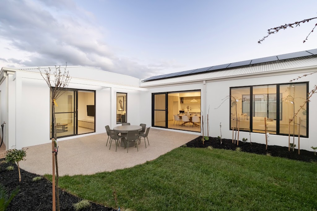 Hudson Ridge Display Home - Flinders 29 | 104 Watercourse Ave, Lara VIC 3212, Australia | Phone: (03) 5243 6120