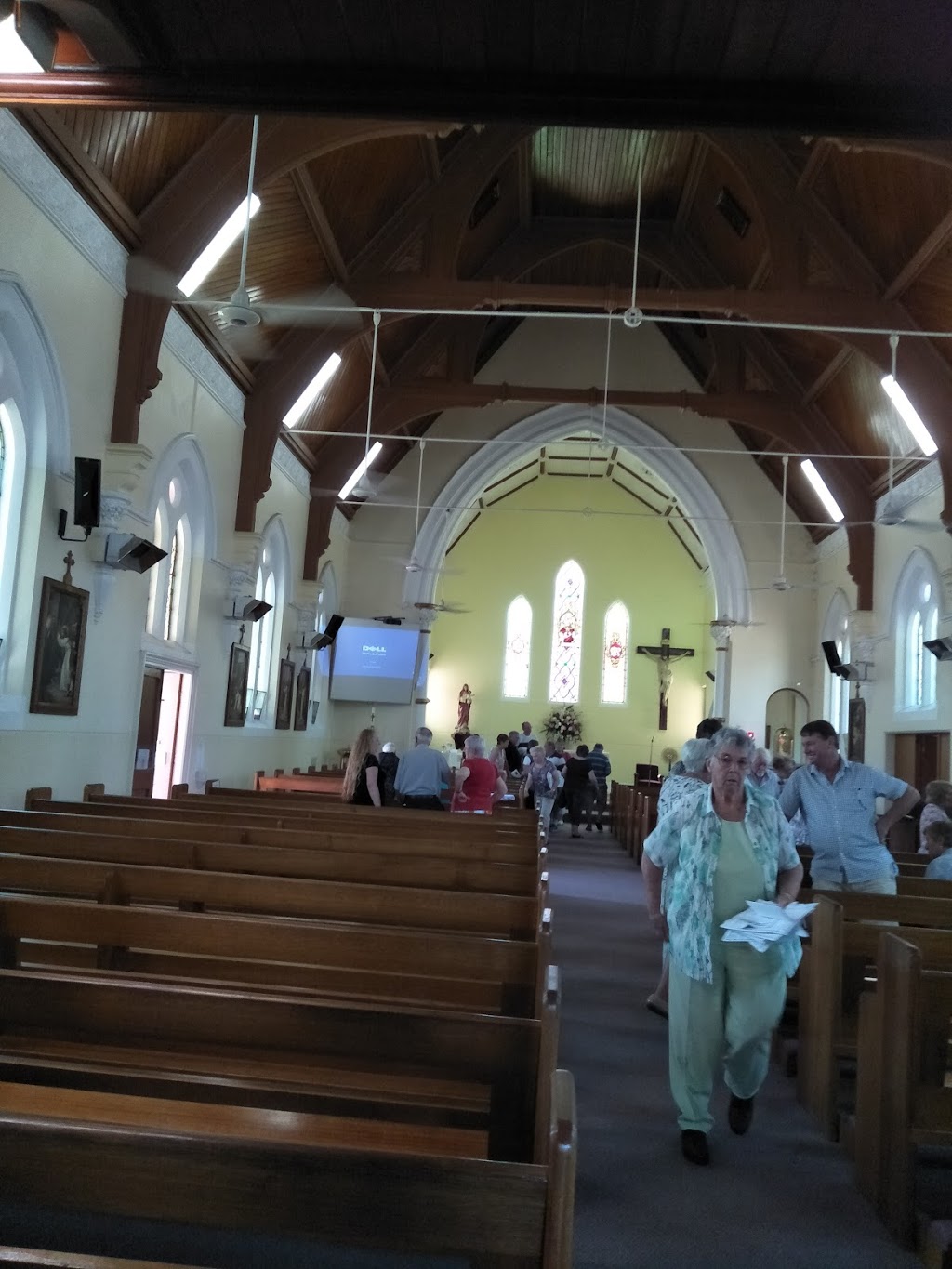 Sacred Heart Church | church | 8 Murphy St, Yarrawonga VIC 3730, Australia | 0357443030 OR +61 3 5744 3030