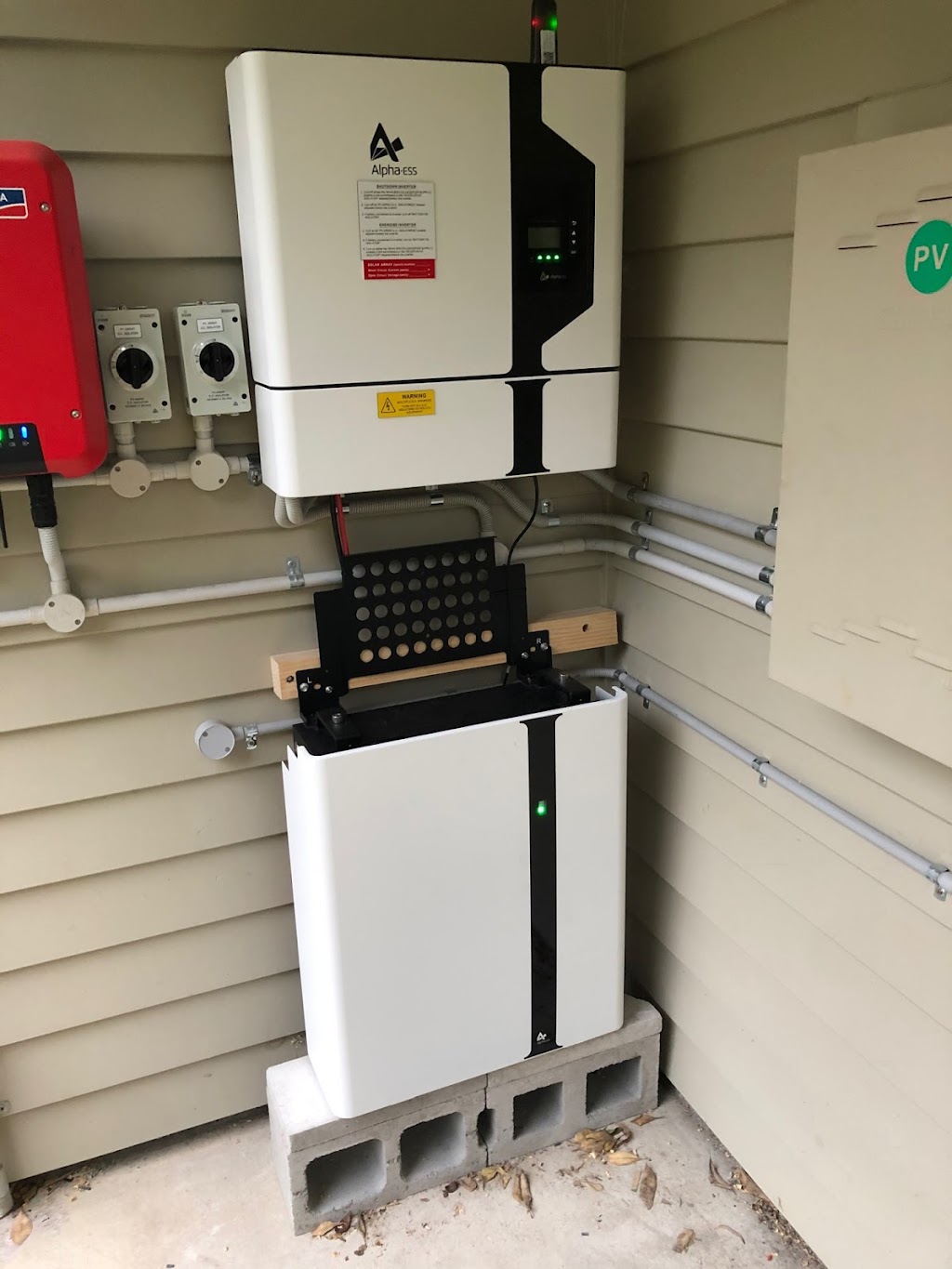 AusPac Solar | 2/90 Raglan St, Roma QLD 4455, Australia | Phone: 1300 197 237