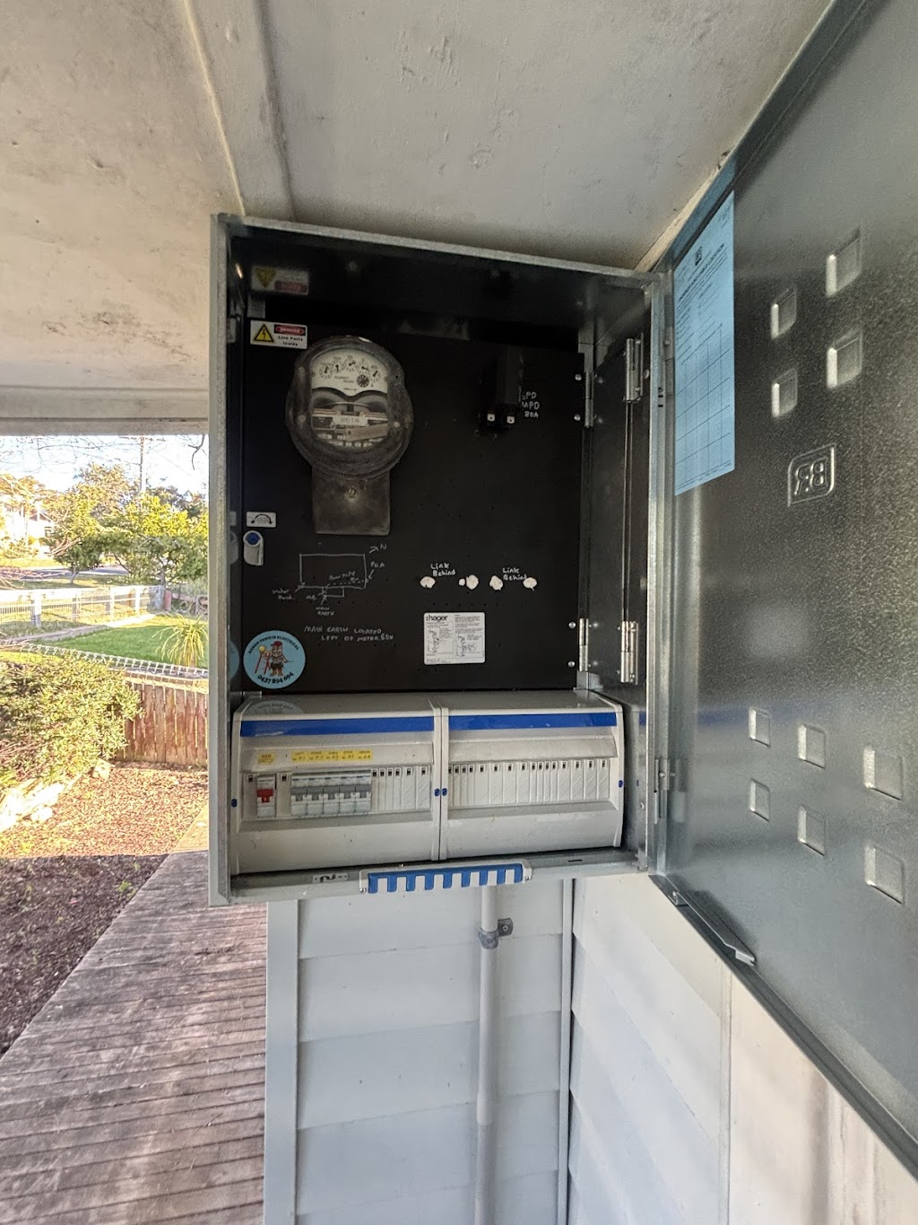 A.T.E ELECTRICAL & SOLAR | A.T.E Electrical, Tathra NSW 2550, Australia | Phone: 0437 894 694 A.T.E ELECTRICAL & SOLAR | A.T.E Electrical, Tathra NSW 2550, Australia | Phone: 0437 894 694