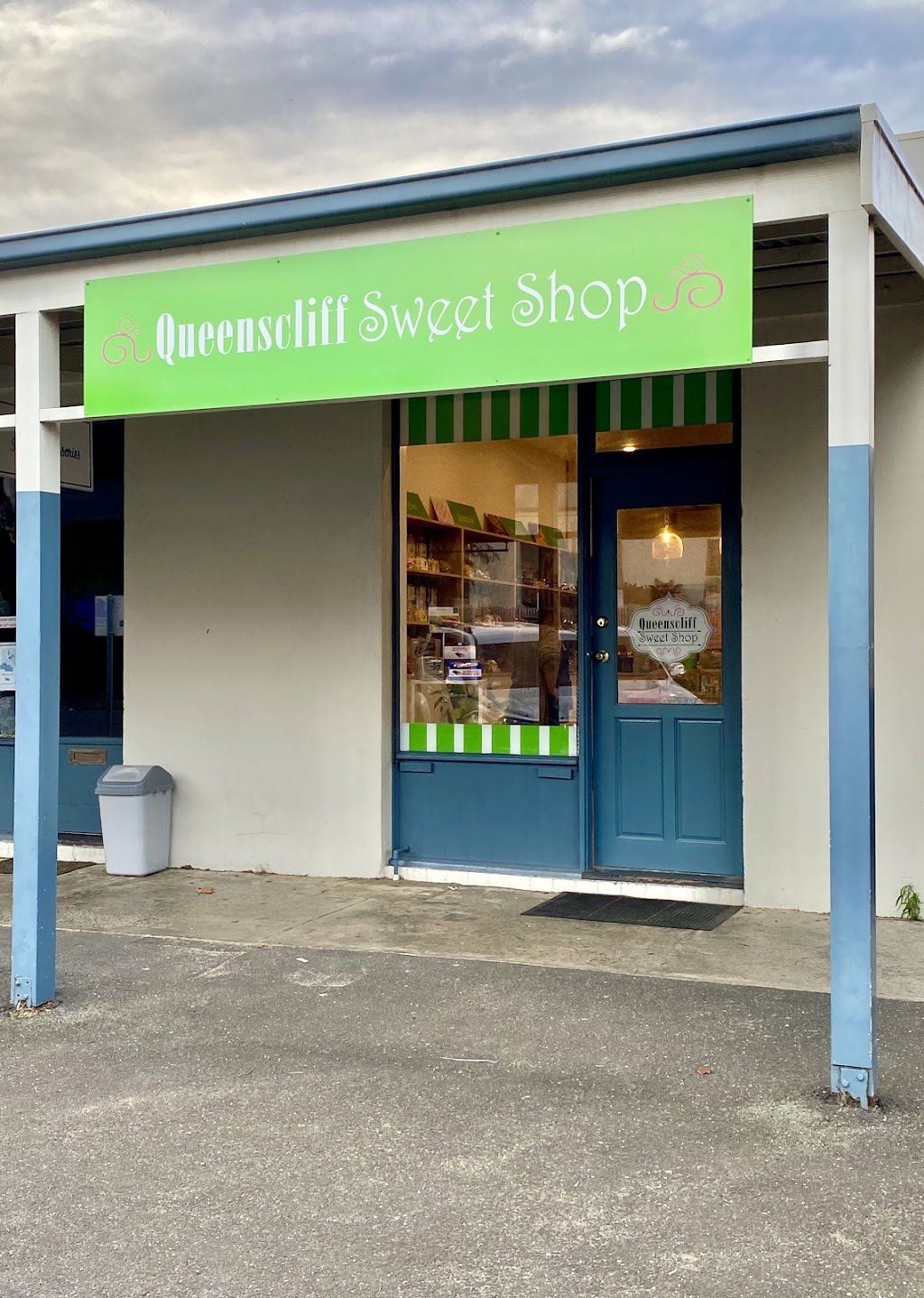 Queenscliff Sweet Shop | food | Shop 5/44 Hesse St, Queenscliff VIC 3225, Australia | 0448408786 OR +61 448 408 786