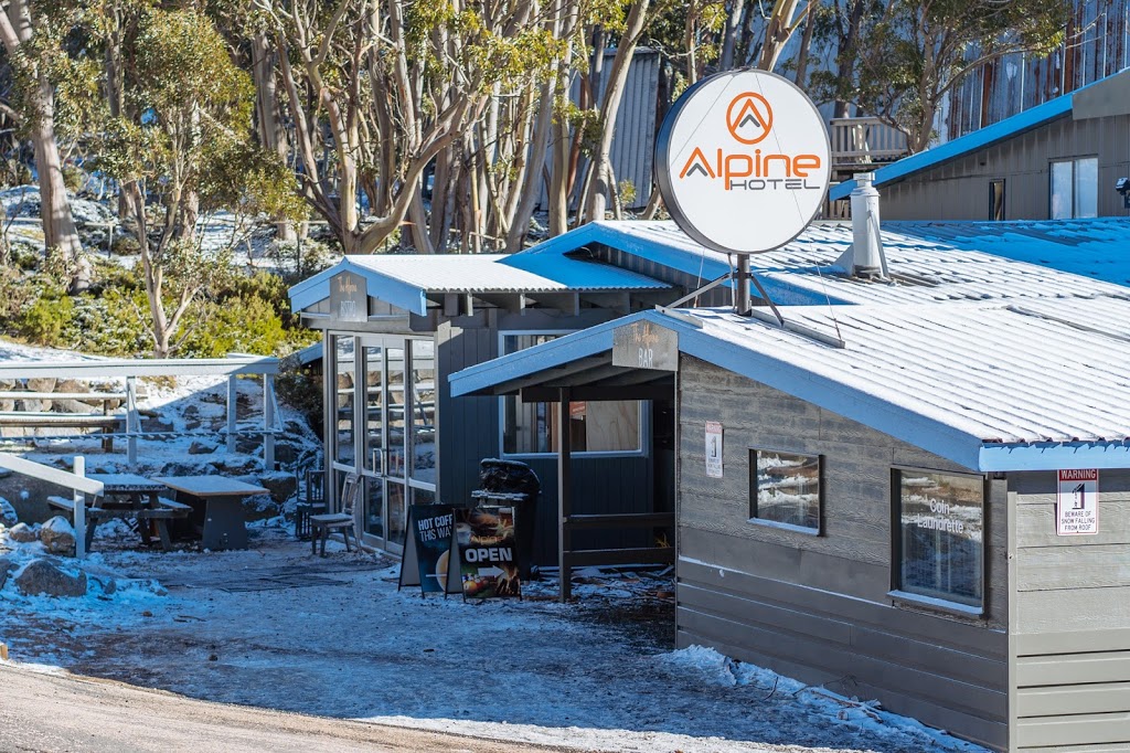 Alpine Hotel | 32 Currawong Rd, Mount Baw Baw VIC 3833, Australia | Phone: (03) 5165 1136
